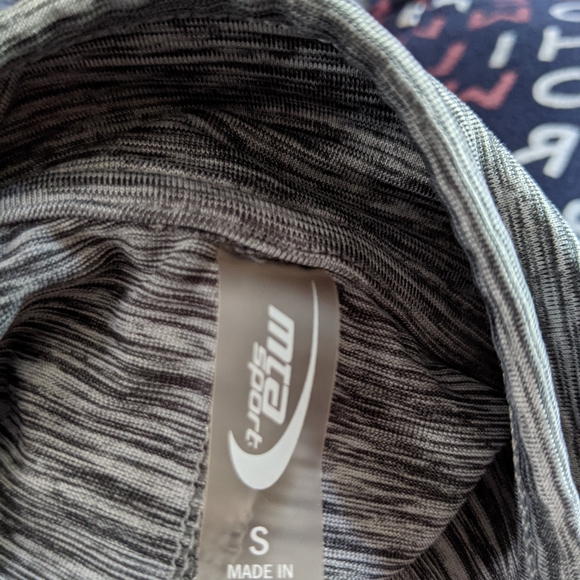 Mta Sport Girls workout pullover Size Small - Picture 4 of 4